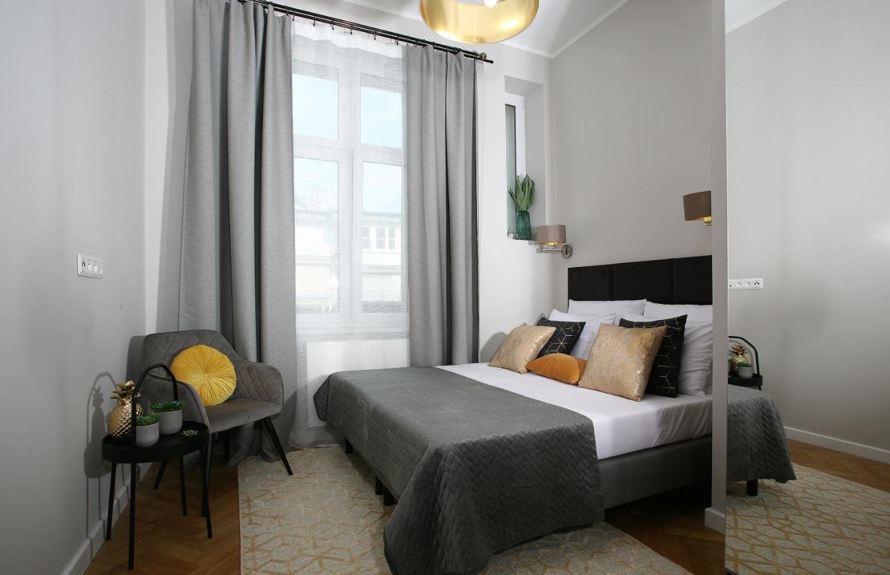 Gem Apartment By Castle Красков Екстериор снимка