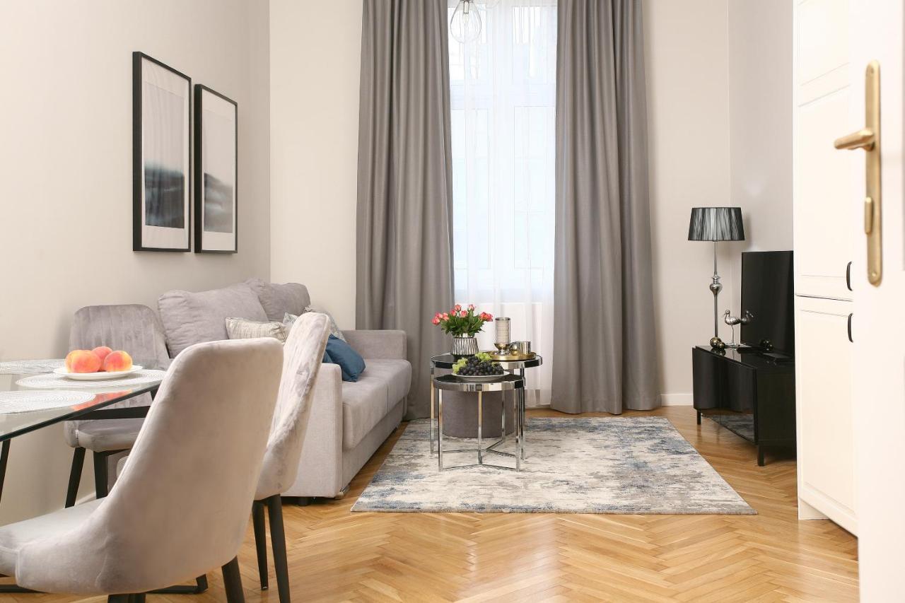 Gem Apartment By Castle Красков Екстериор снимка